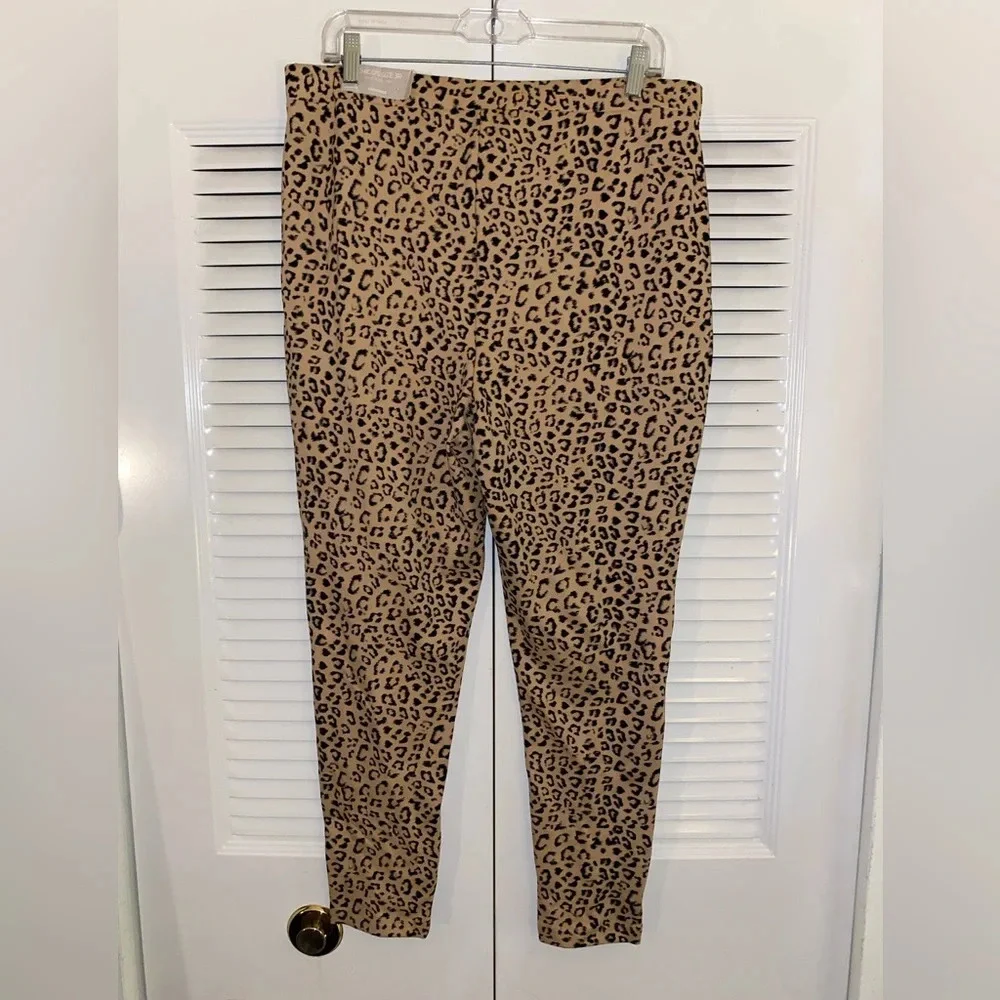 Chico’s Ponte Animal-Print Leggings 3R - Picture 4 of 6